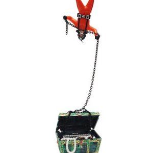 Penn-Plax Treasure Diver Aquarium Ornament Fish tank Scuba Diver decor